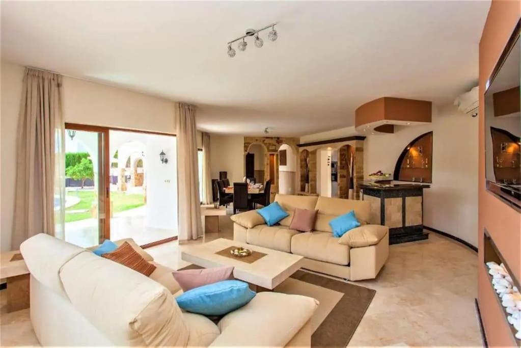 Summer Offers! Fabulous Luxury Villa Near The Beach Sleeps 8 Benalmádena Exterior photo